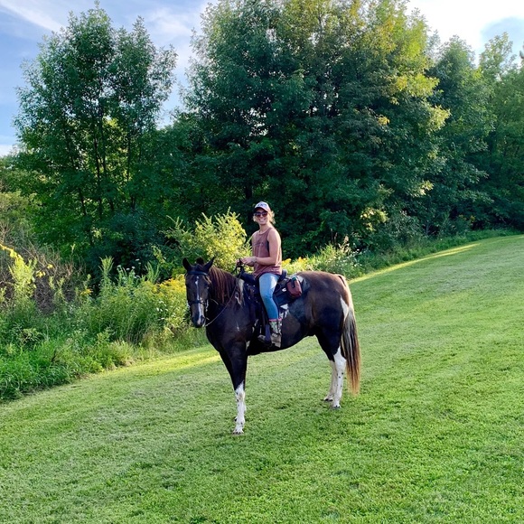 Meet your Posher, Carlee! - Picture 7 of 10